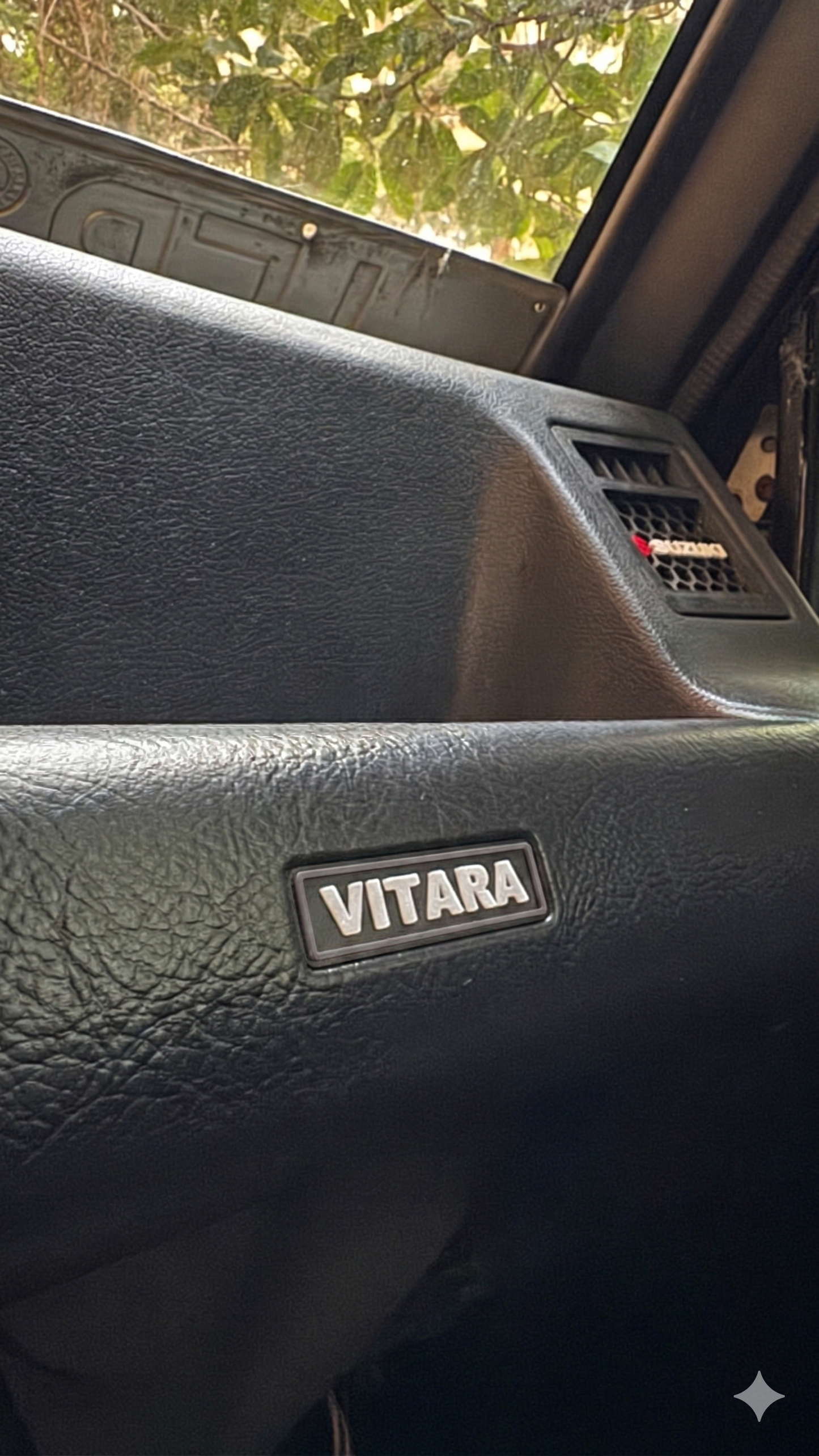 Vitara Sticker