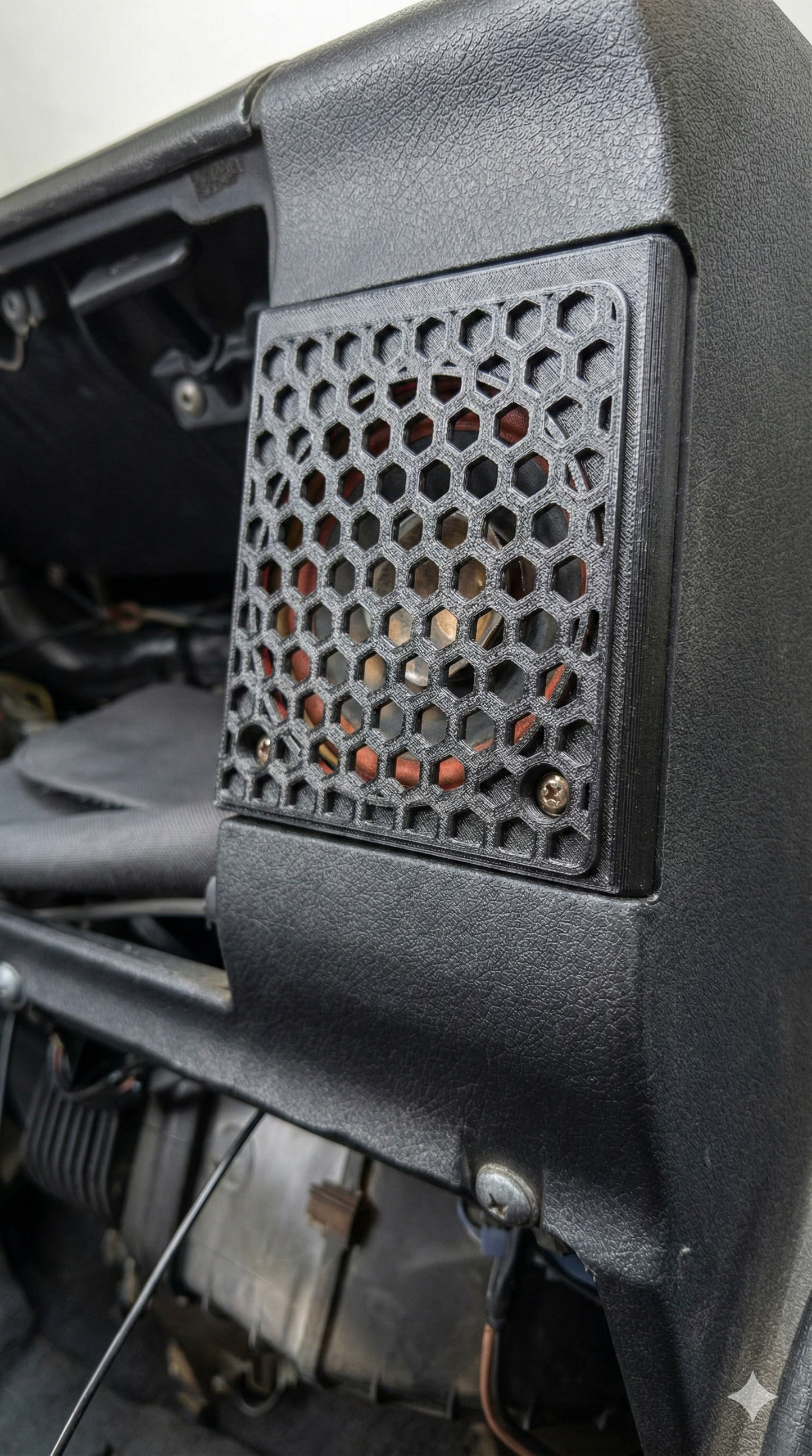 Custom Plastic Audio Cover for Suzuki Vitara