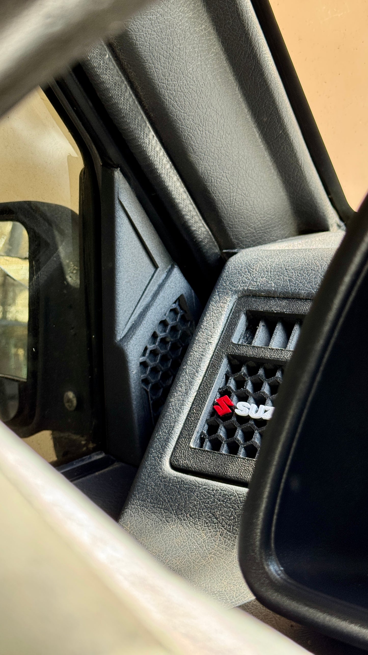 Custom Plastic Cover for Suzuki Vitara