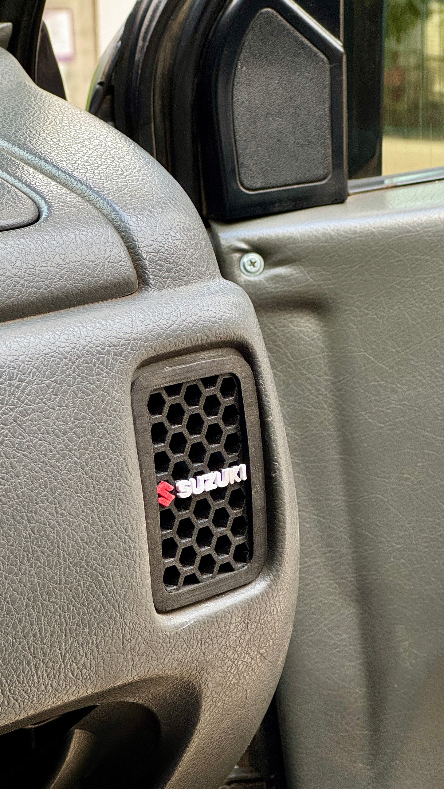 Custom Side Vent Air Grille for Suzuki Vitara 98'